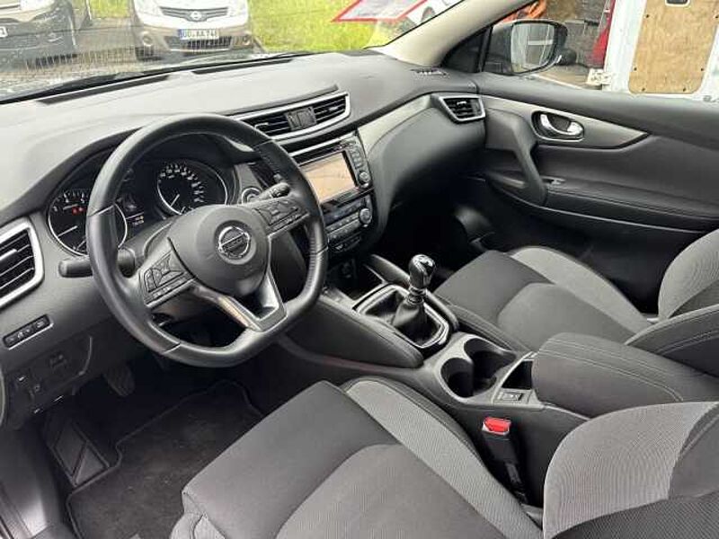 Nissan Qashqai 1.2 DIG-T N-Connecta NAVI/360°KAMERA/SHZ